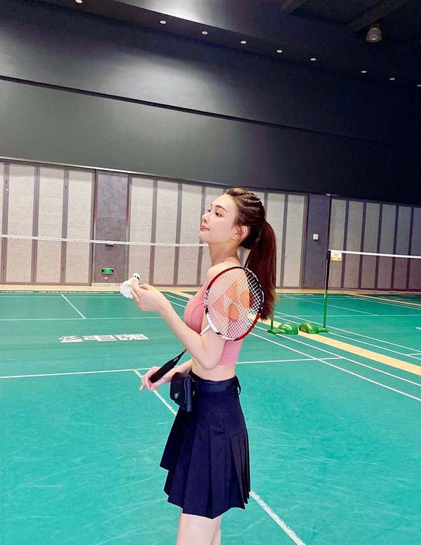 东京模特陪游